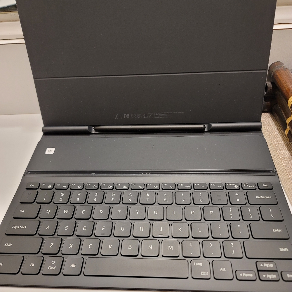 Samsung Galazy Tab S8 Plus Slim Book Keyboard Cover